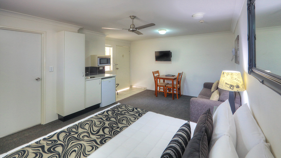 deluxe queen rooms