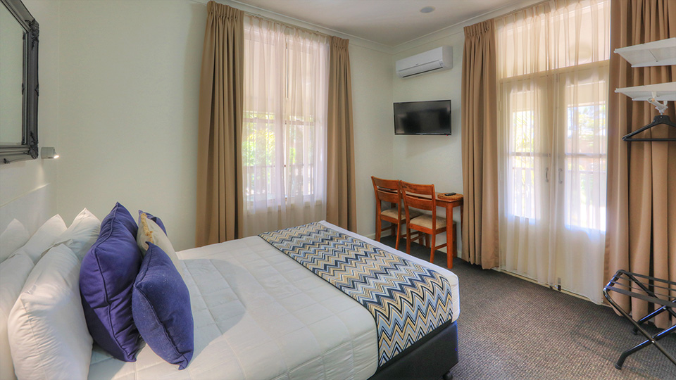 standard queen rooms